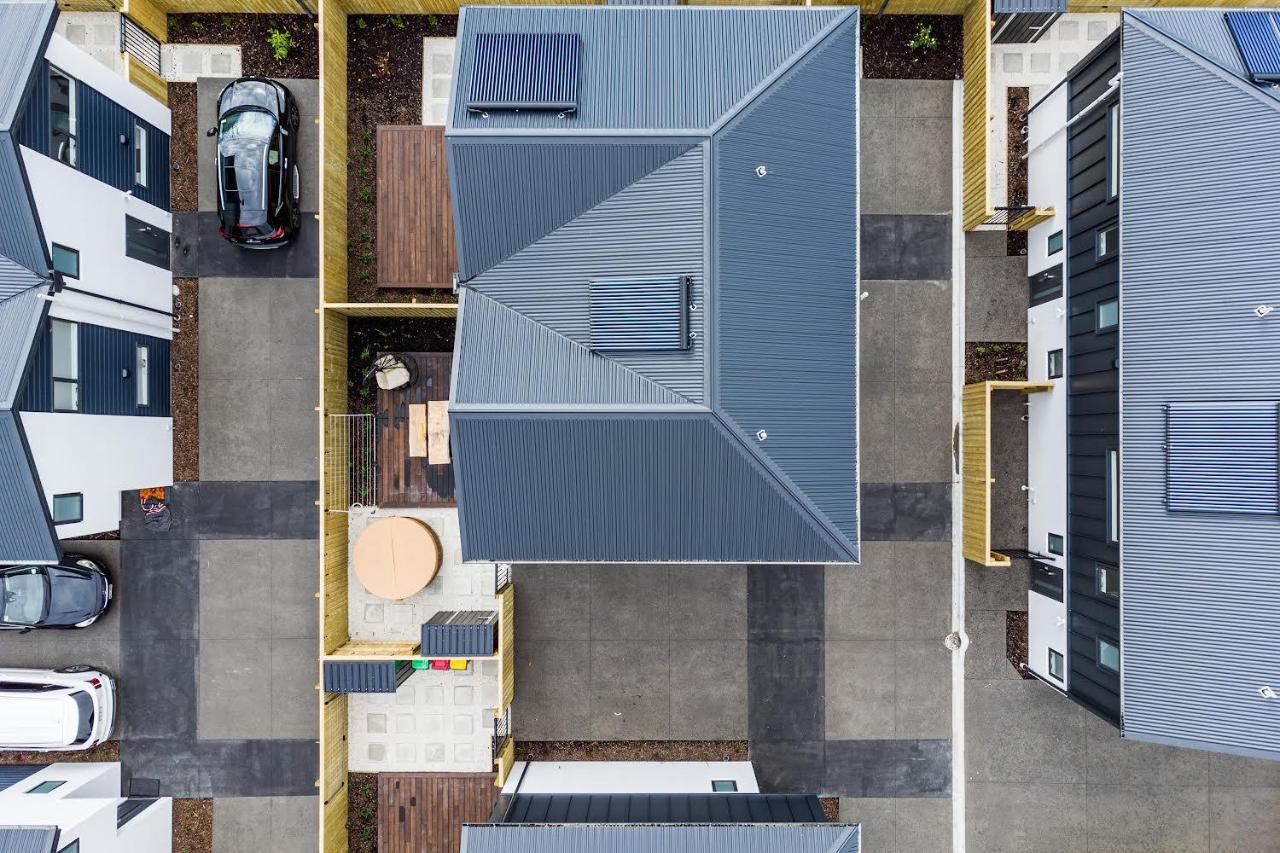 Cozy Retreat With Hot Tub Apartment Christchurch Exterior photo